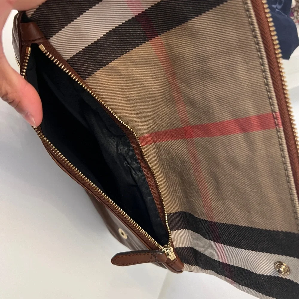 Burberry House Check Bridle Calfskin Adeline Filder Wristlet Clutch/ bag . - Picture 6 of 12